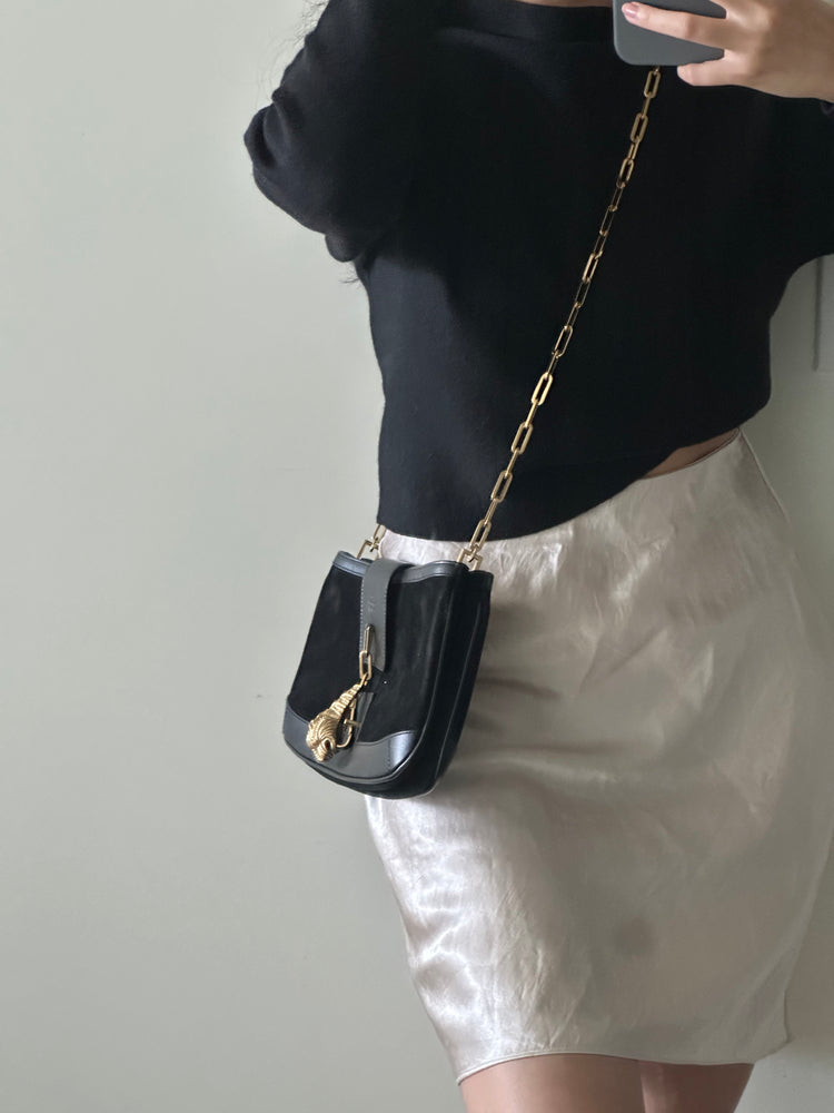 
            
                Load image into Gallery viewer, Gucci Suede Tiger Chain Shoulder Bag
            
        