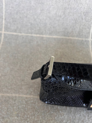 
            
                Load image into Gallery viewer, Fendi Full Python Baguette Granite Closure
            
        