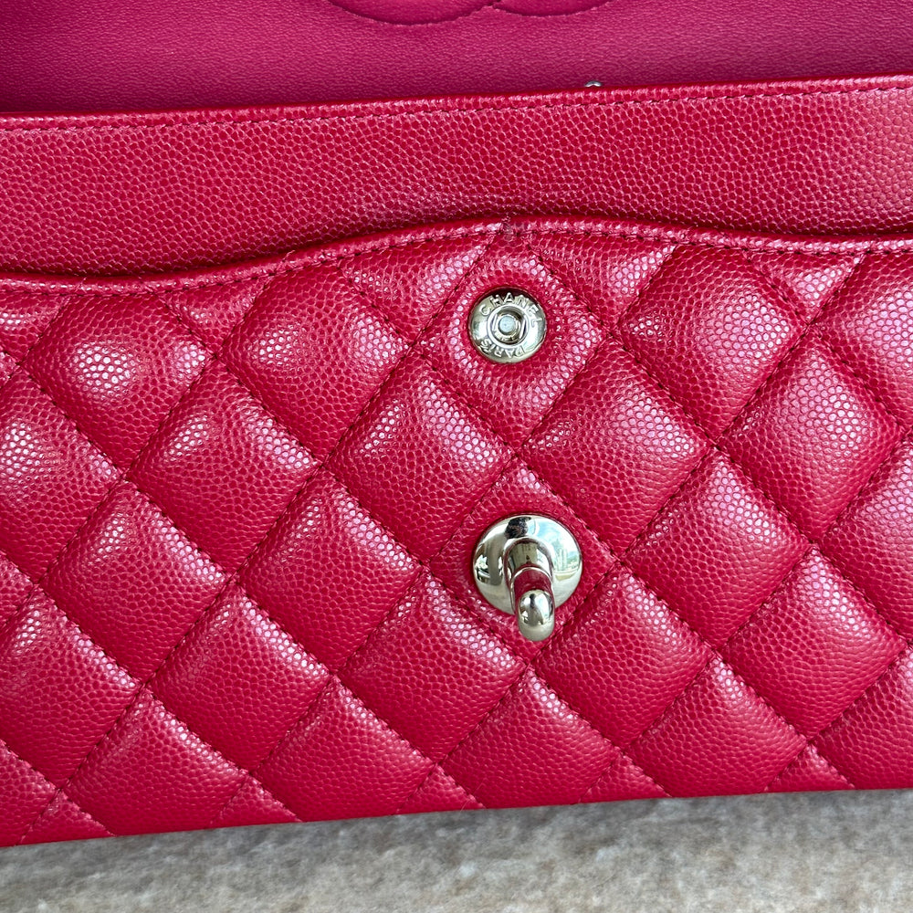 
            
                Load image into Gallery viewer, Chanel 18b Small Caviar Classic Flap
            
        