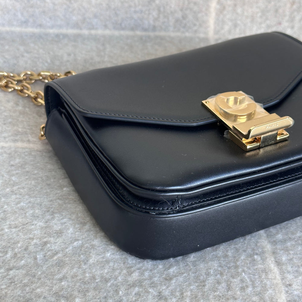 
            
                Load image into Gallery viewer, 2019 Runway Celine Small C Bag in Calfskin
            
        