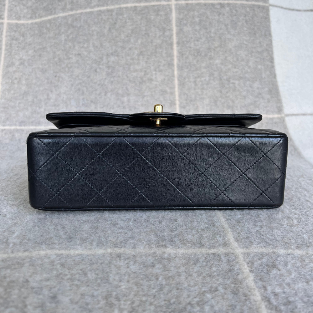 Vintage Chanel bag, mini timeless, 17 cm, black lambskin, 2 series  (1991-1994) ‣ For Sure Vintage