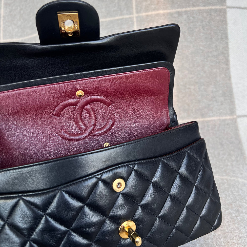 Chanel 1991 Vintage Light Beige Small Classic Double Flap Bag 24k GHW –  Boutique Patina