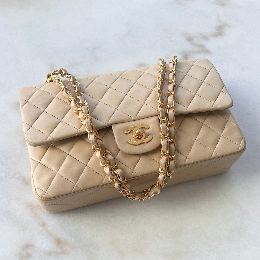 1991-1994 Chanel Vintage Medium Classic Flap Beige Lambskin