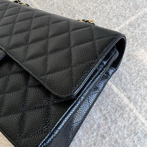 
            
                Load image into Gallery viewer, 2003-2004 Chanel Vintage Caviar Medium Classic Flap in Black
            
        