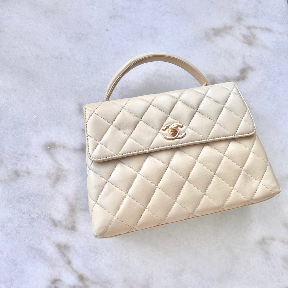Chanel coco discount handle lambskin