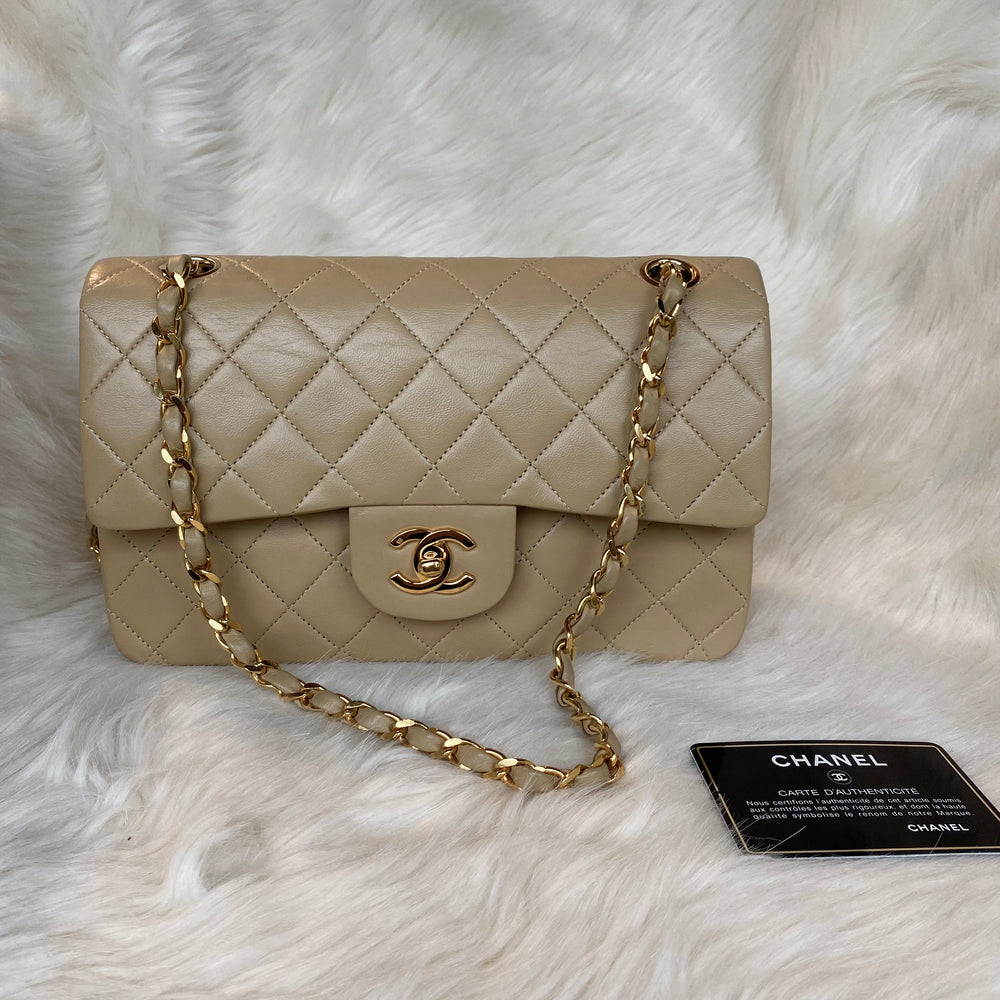 1986-1988 CHANEL Vintage Small Classic Flap